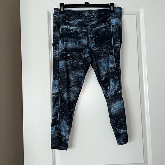 VOGO athletica, XL, 88% polyester, 12% spandex, yoga pants, workout pant stretch - Picture 1 of 3